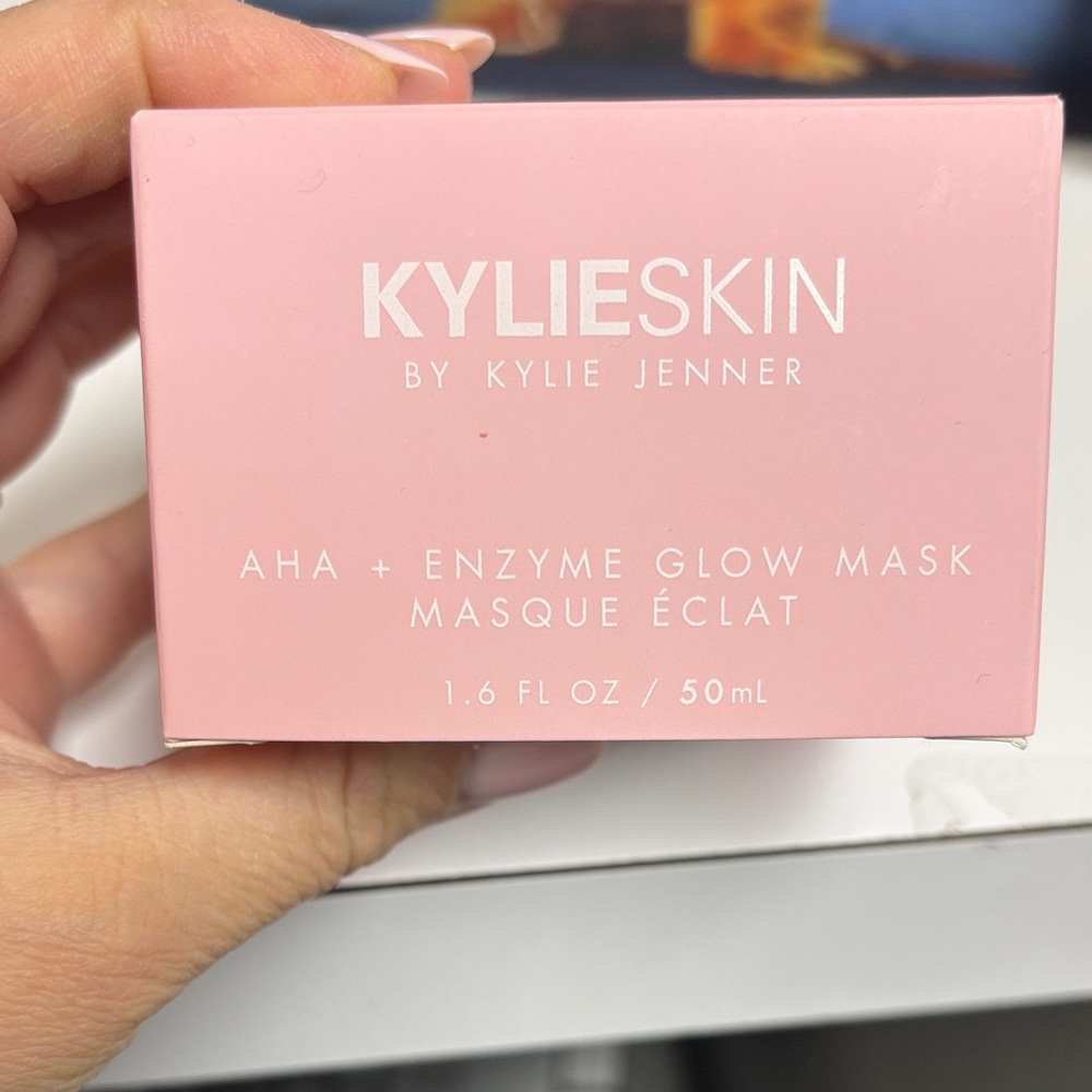 Kylie Skin AHA + Enzyme Glow Mask - Pink